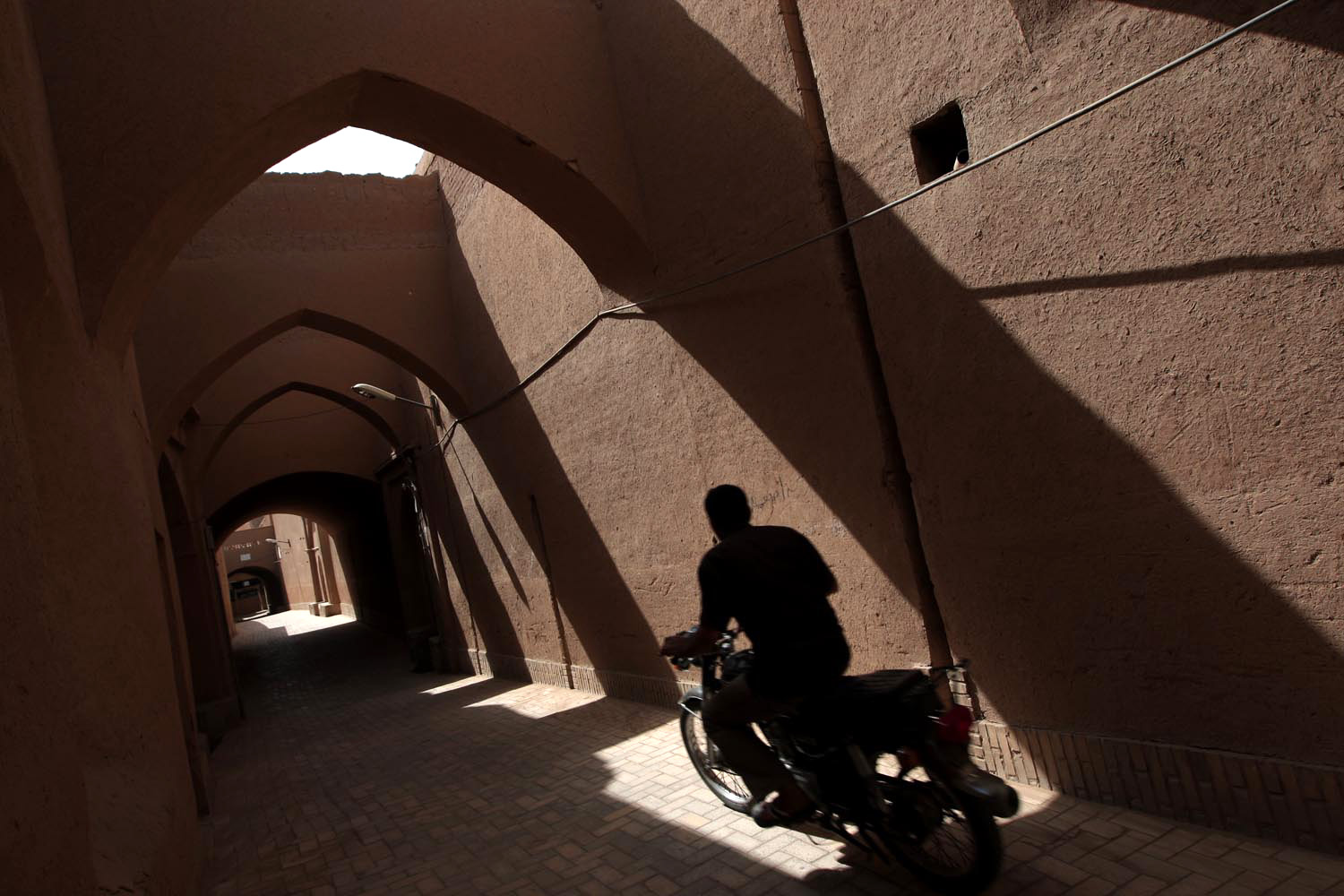 Lorong seperti labirin di kawasan old citys eperti memasuki lorong waktu.