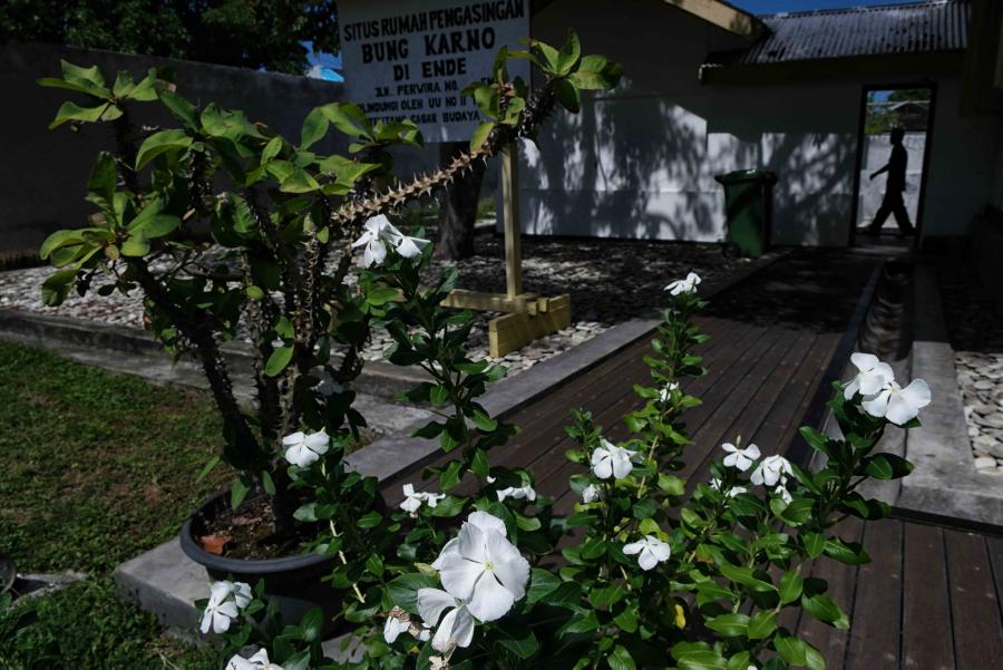 Taman di situs rumah pengasingan Bung Karno di Ende